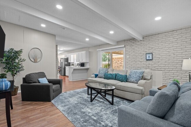 Photo - 6102 Wrigley Way