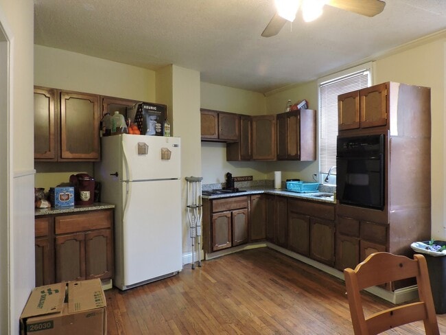 Photo - 110 Lyon St Unit Single Family