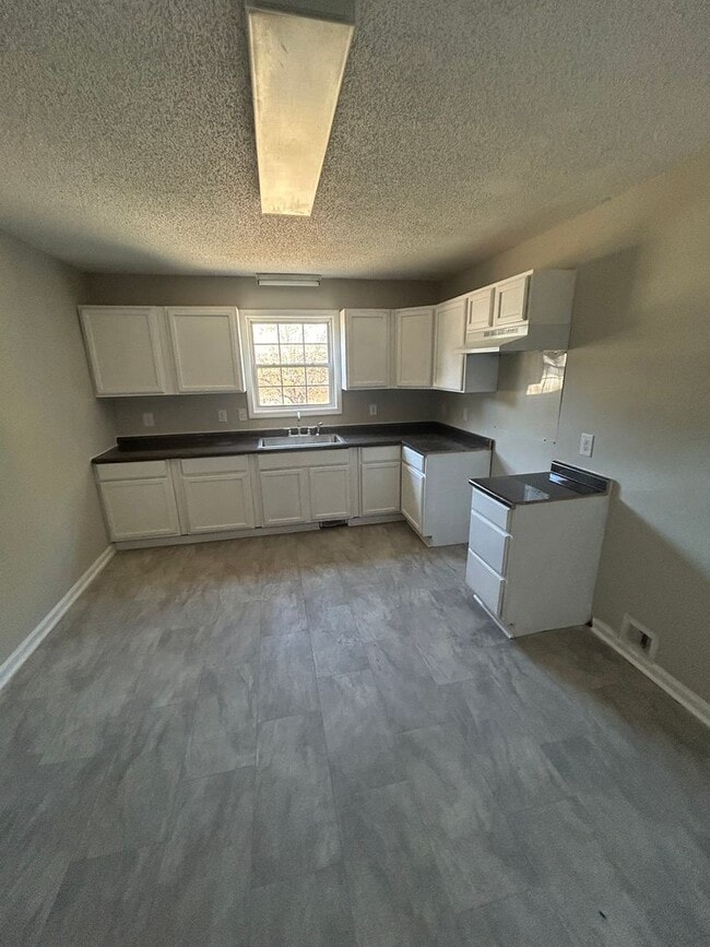 Photo - 802 W Parker Rd
