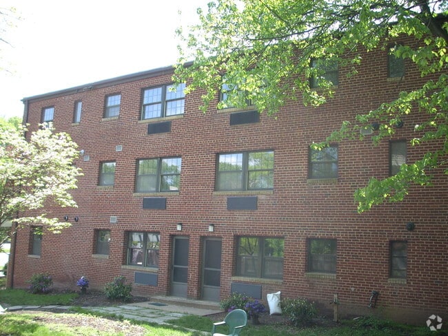 Scott St. Apartments