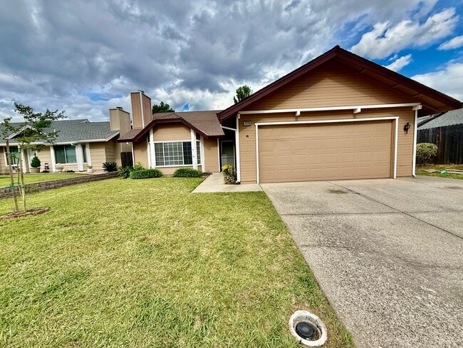 Building Photo - Charming home available Immediately