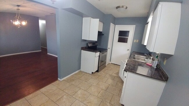 Photo - Experience the ultimate comfort of living in a 3-bedroom single-family home today!