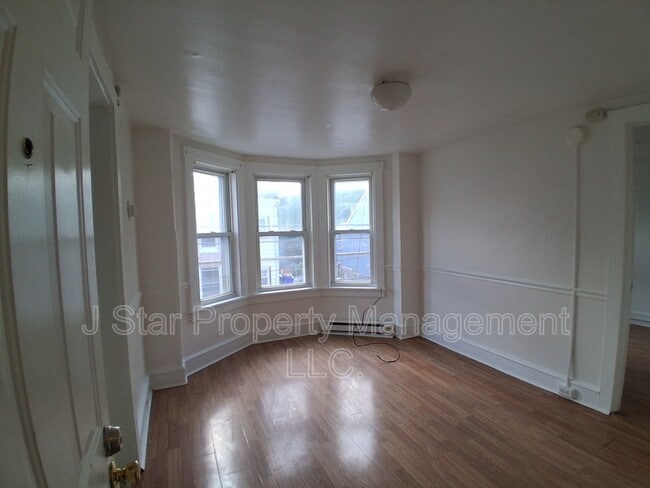 Photo - 531 Robeson St Unit 2R