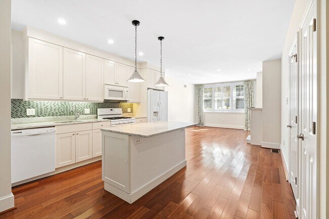 Photo - 621 Pine St