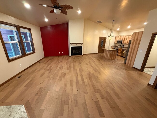 Building Photo - 11 Fieldcross Ln Unit B