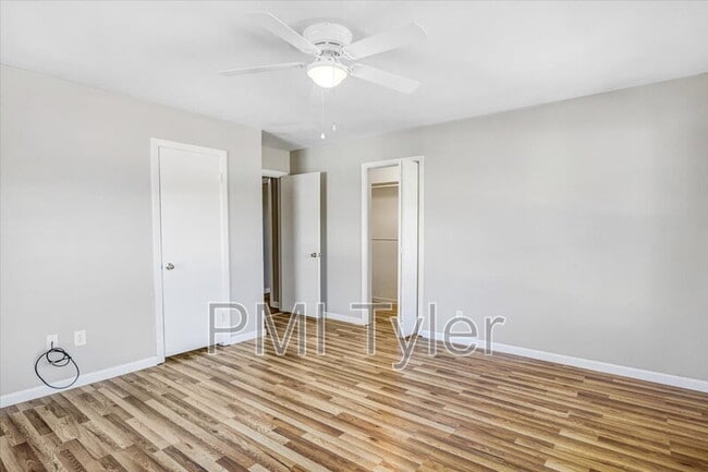 Photo - 805 Wilma St