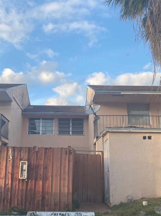 Photo - 15695 SW 82nd Cir Ln Unidad 1-5