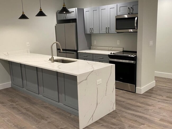 Building Photo - 532 N Main St Unit 8