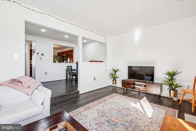 Photo - 8703 Village Green Ct