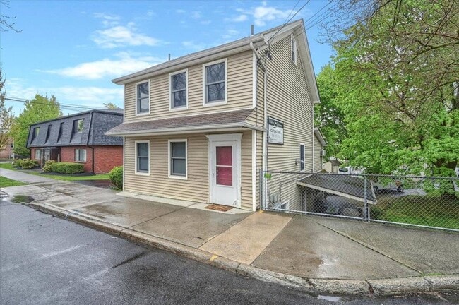 Photo - 205 Hudson St