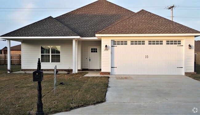 Building Photo - 4 Bedroom Home in Valley View!