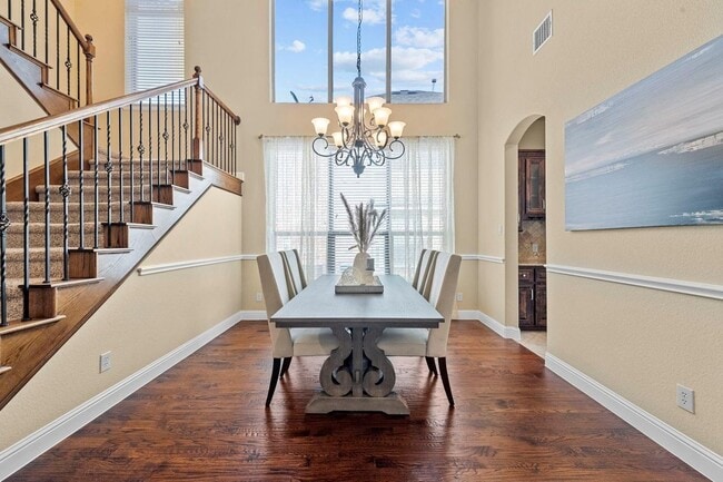 Photo - 5613 Fox Chase Ln