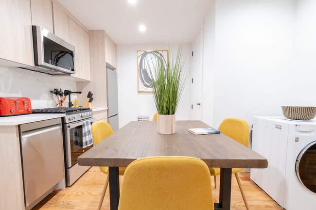 Photo - 323 Graham Ave Unit FL2-ID1021977P