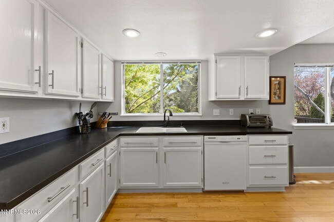 Photo - 6168 Greenbrook Dr