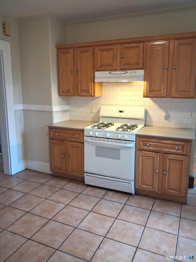 Photo - 73 Morehouse St Unit 2nd Floor