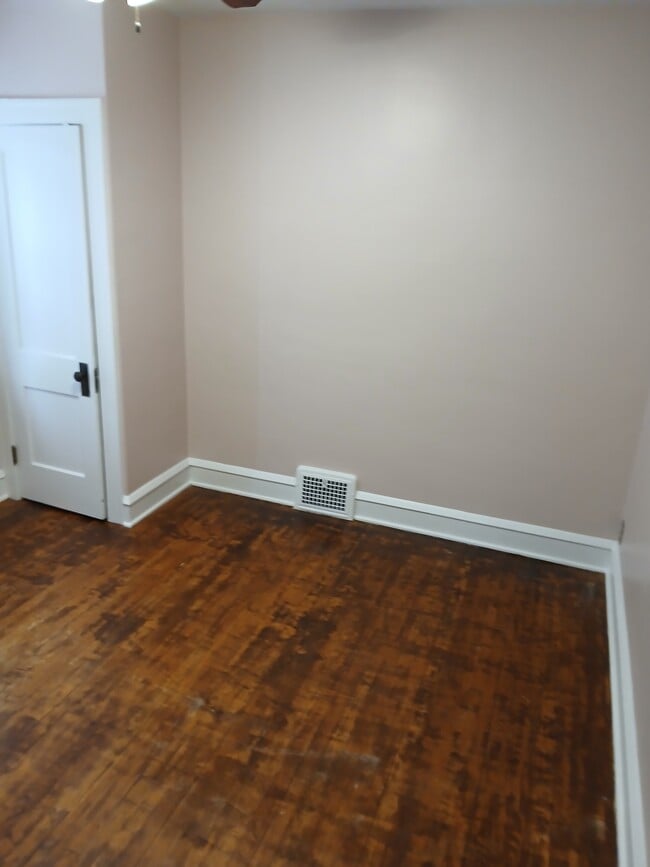 Photo - 5218 Ira Ave Unit 2 Bedroom upper Duplex