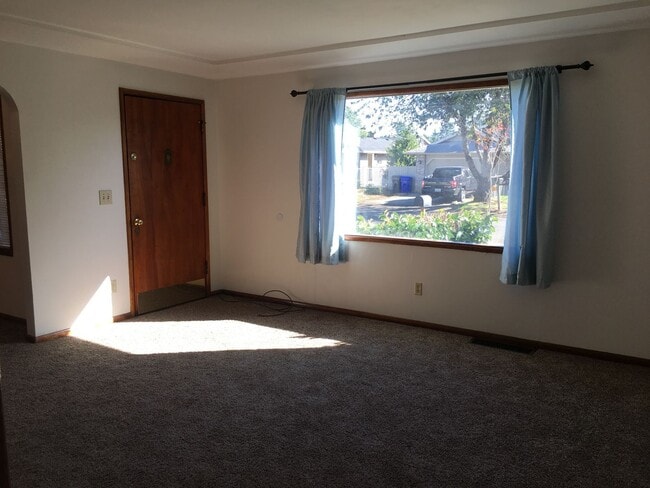 Photo - Adorable2 bedroom SE Portland home with 1/2 acre large backyard.