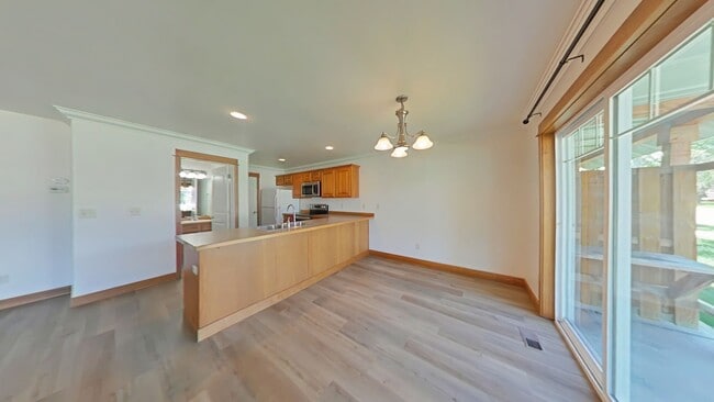Photo - Beautiful 3 bedroom, 2 1/2 bathroom, townhouse with attached garage!