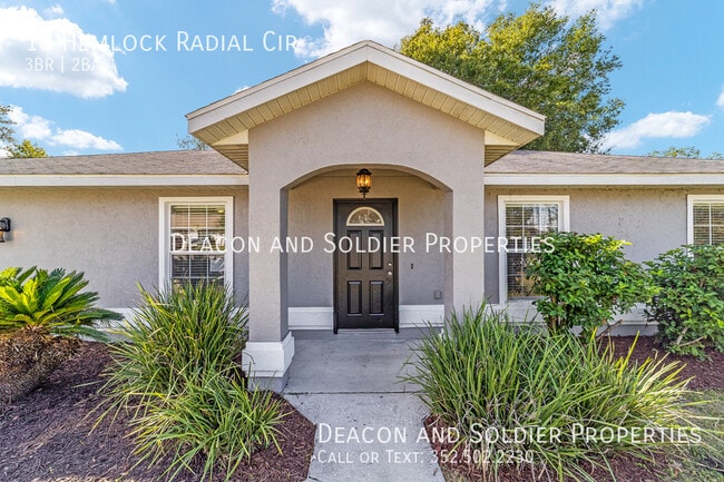 Photo - 18 Hemlock Radial Cir