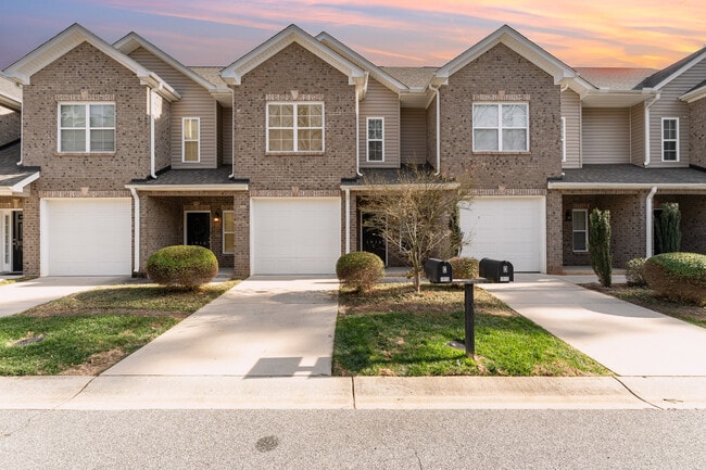 Building Photo - 1915 Fleming Rd Unit C