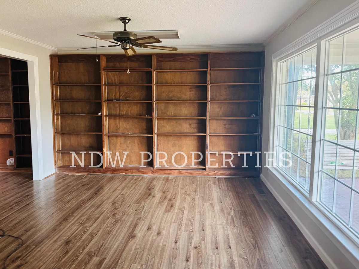 Photo - 1214 Rodgers Dr