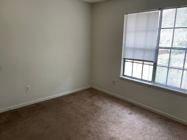 Photo - 2BED/1BA upstairs unit NE Tallahassee Unit C