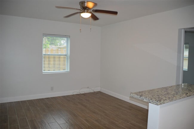 Photo - 819 NE 14th Ct Unidad B