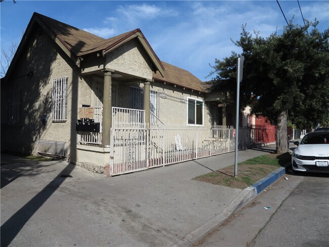 Photo - 3923 Normandie Ave Townhome