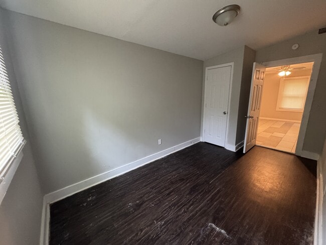 Photo - 331 McLin St