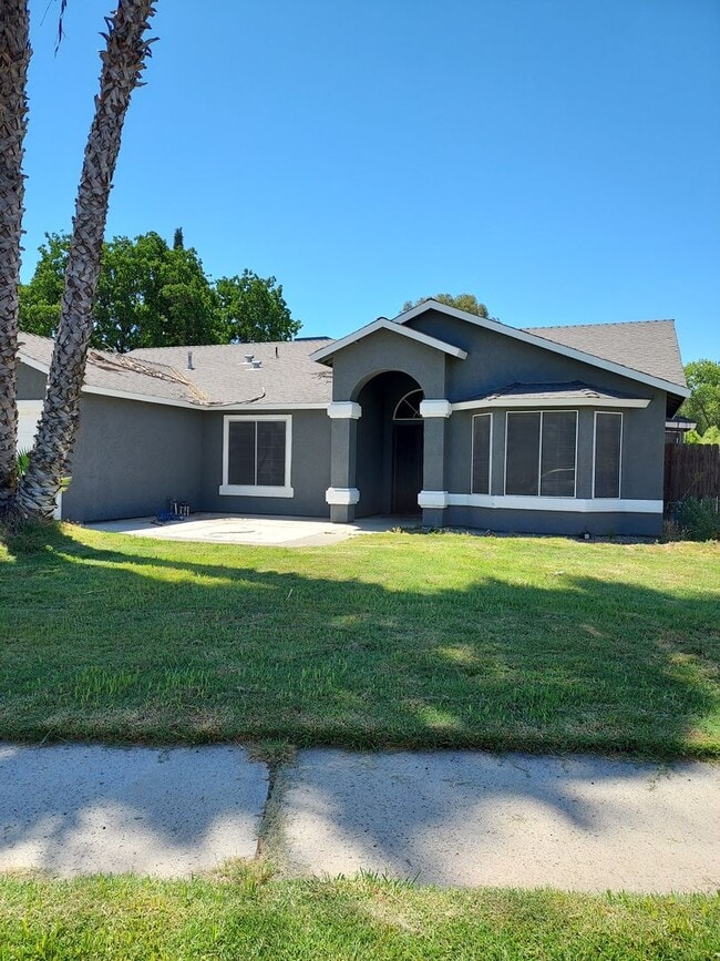 Photo - Four bedroom w/ Studio