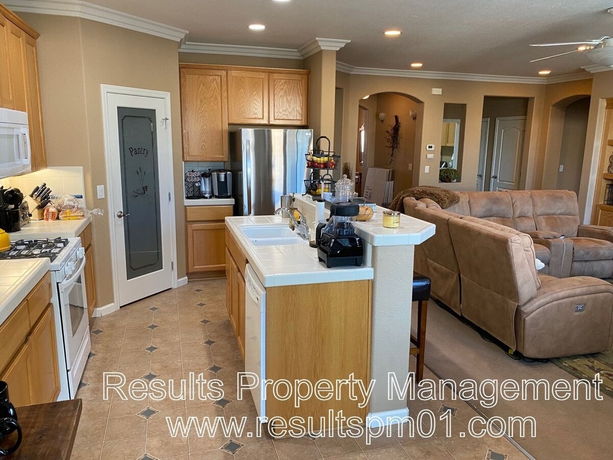 Photo - Lincoln 3 Bed 2 Bath Single Story Gem!