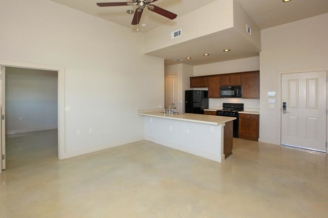 Photo - 438 Main Street