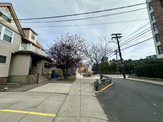 Photo - 74 Ashford St