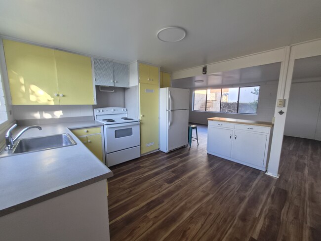 Photo - 3350 Wauke St