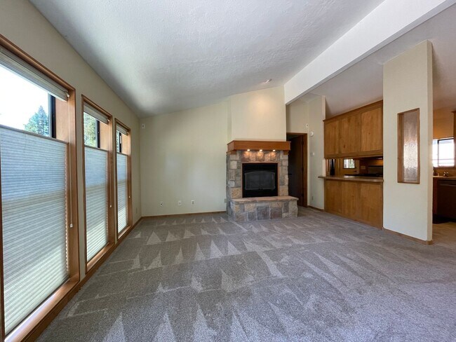 Photo - 025-02 Unit 14048