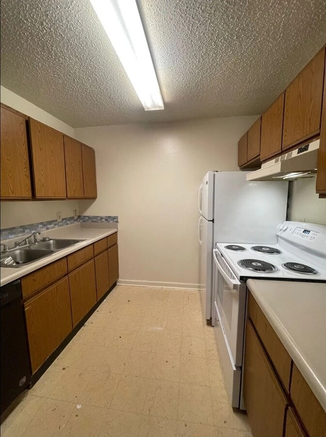 Delplaza - Delplaza Apartments
