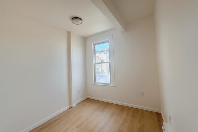Photo - 519 Mercer St