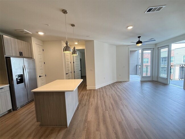 Photo - 2520 Washington Ave Unit B4-463