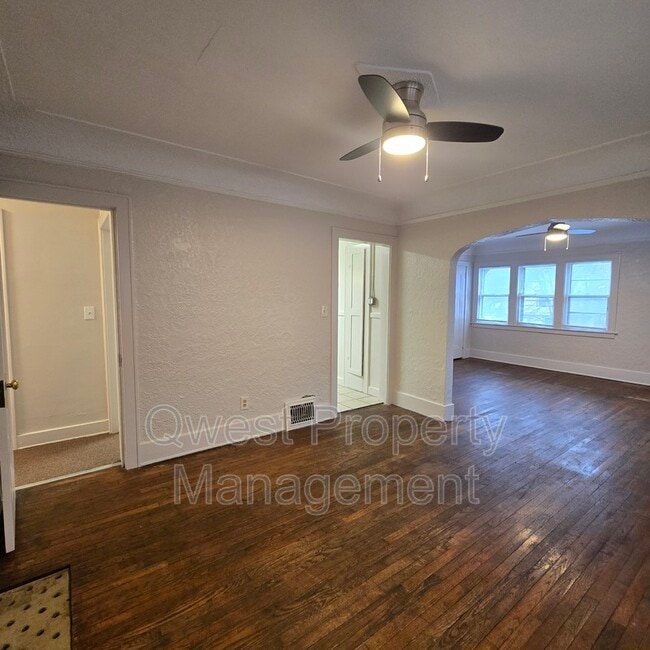 Photo - 624 Oakdale St SE