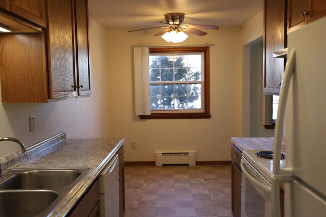 Photo - Heritage Kourt