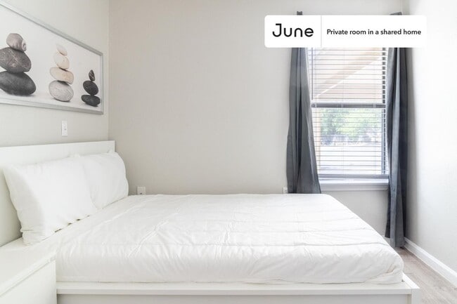 Photo - Room in Shared 3 bed/2 bath home Unidad C