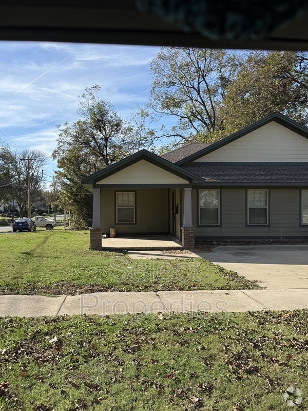 Building Photo - 613 Flint St Rental