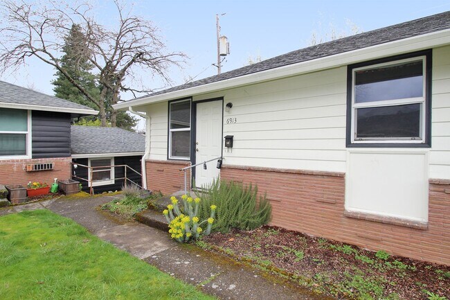 Photo - 6901-6923-6923 NE Prescott St Unit 6913