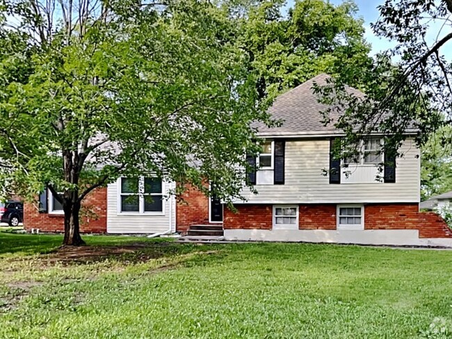 Building Photo - 12825 Crystal Ave Rental