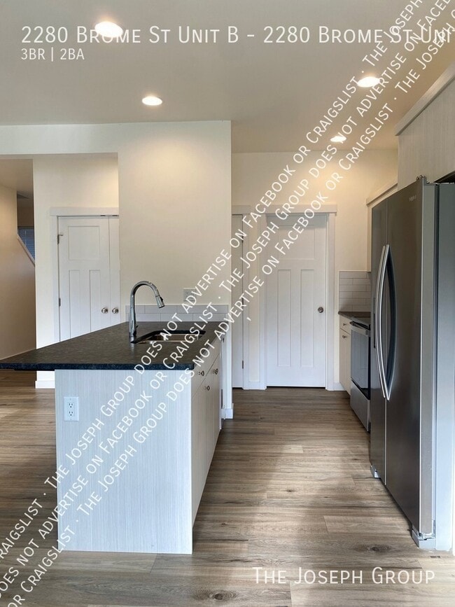 Photo - 2280 Brome St
