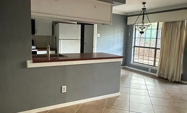 Photo - Room in Condo on Wedglea Dr