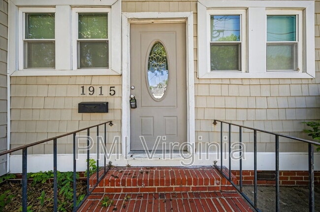 Photo - 1915 Lansing Ave