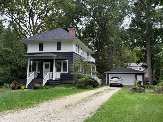 710 E Prospect Ave