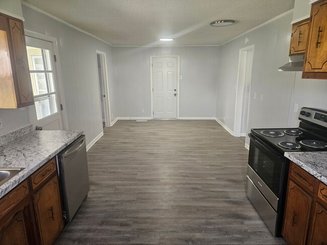 Photo - 309 Bratton Ave