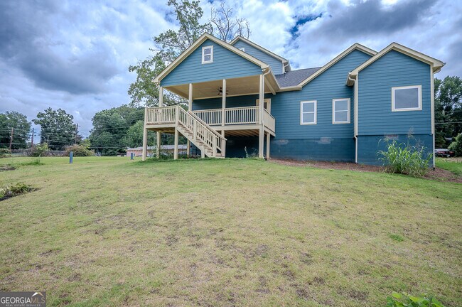 Photo - 1993 Reynolds Dr SW